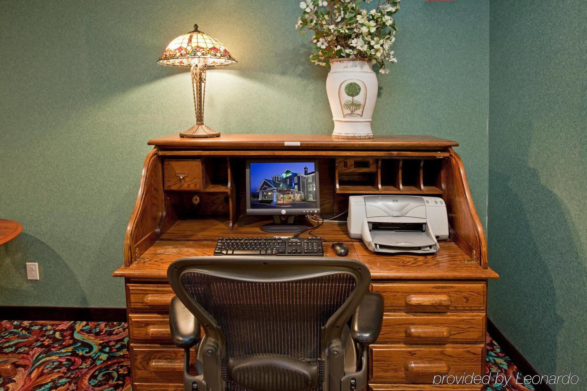 Holiday Inn Express Grand Rapids Southwest By Ihg Грандвіл Екстер'єр фото